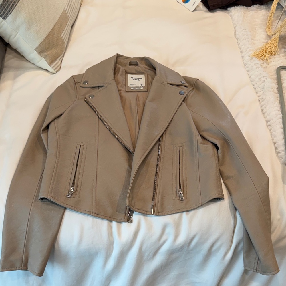 Abercrombie & fitch leather Jacket medium in beige